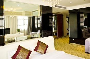 Provence Garden Hotel Wuhan Esterno foto